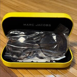 NEW Marc Jacobs Sunglasses in Yellow Case